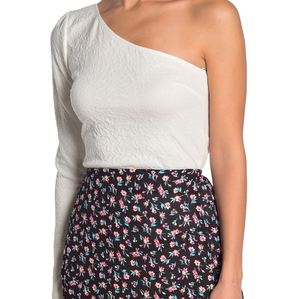 Good Luck Gem One-Shoulder White Textured Top